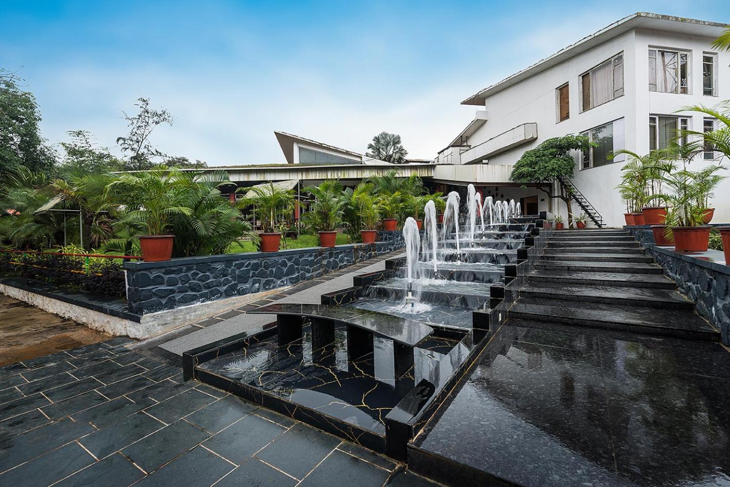 Manas Lifestyle Resort, Igatpuri Buitenkant foto