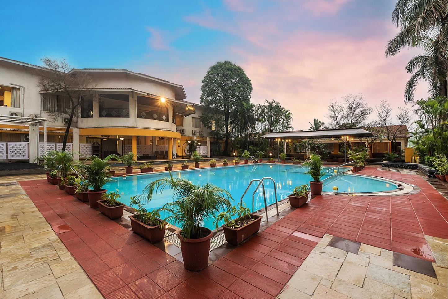 Manas Lifestyle Resort, Igatpuri Buitenkant foto