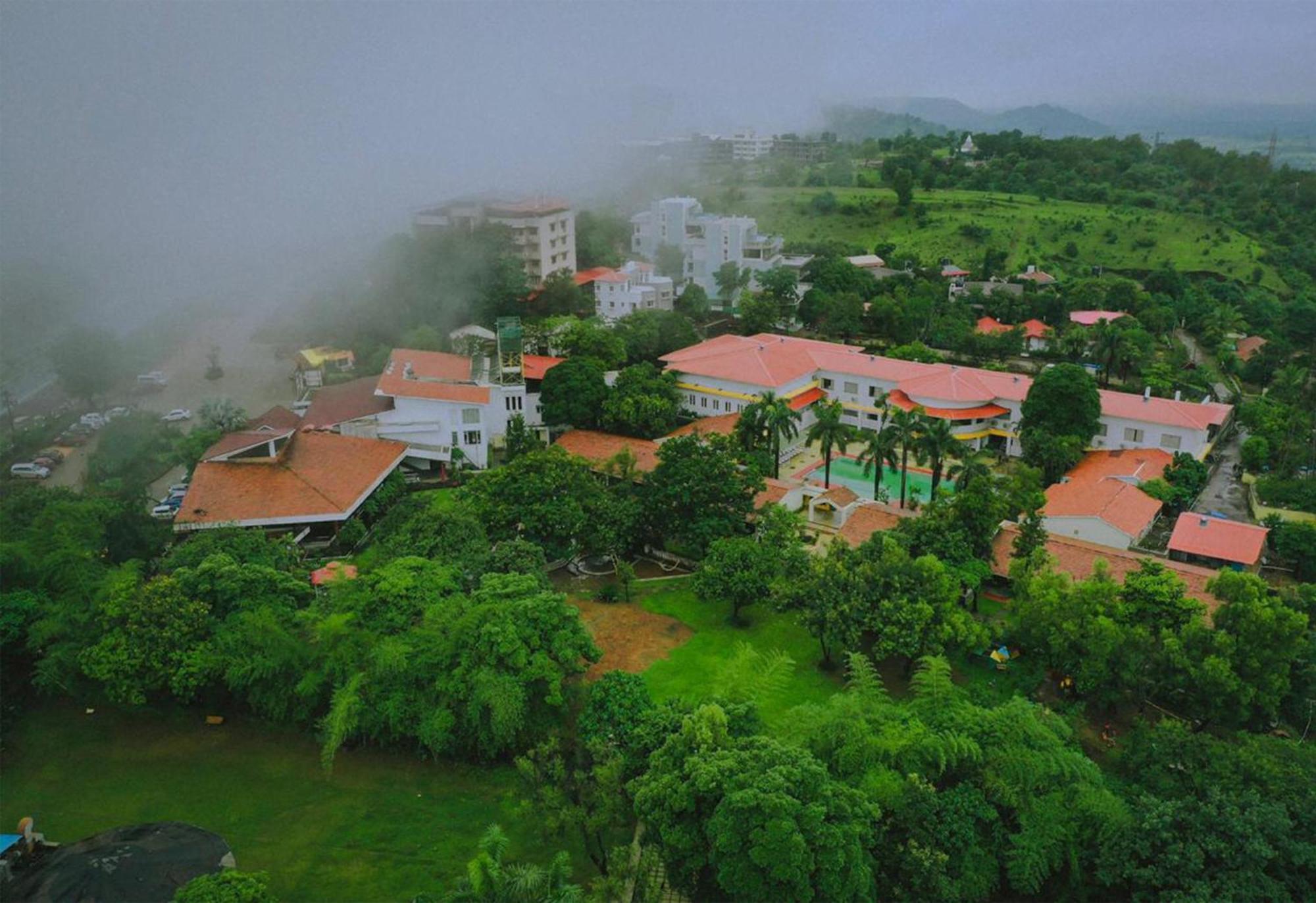 Manas Lifestyle Resort, Igatpuri Buitenkant foto